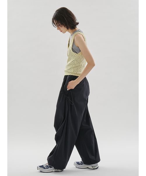 emmi（エミ）の「eco ボリュームパラシュートパンツ/撥水/UVカット/接触冷感（その他パンツ・レディース・ブラウン/オフホワイト/ブラック・1/0）」の8枚目の写真