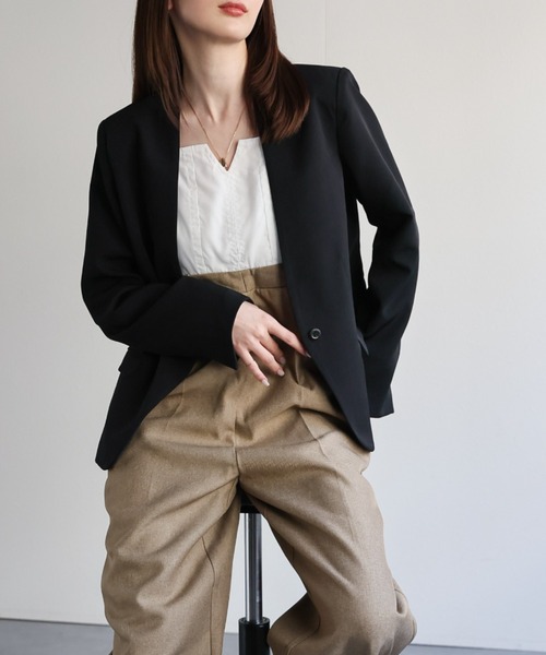 sakishimatokyo（サキシマトーキョー）の「【3サイズ展開】シングルブレスト ノーカラージャケット（ノーカラージャケット・レディース・ネイビー/ライトベージュ/ブラック・SMALL/LARGE/MEDIUM）」の16枚目の写真