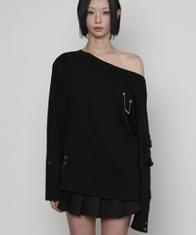 ETRE AU SOMMET（エトレオソメ）の「One-shoulder Pocket Button Slit Overfit Long Sleeve (BLACK)（Tシャツ/カットソー）」