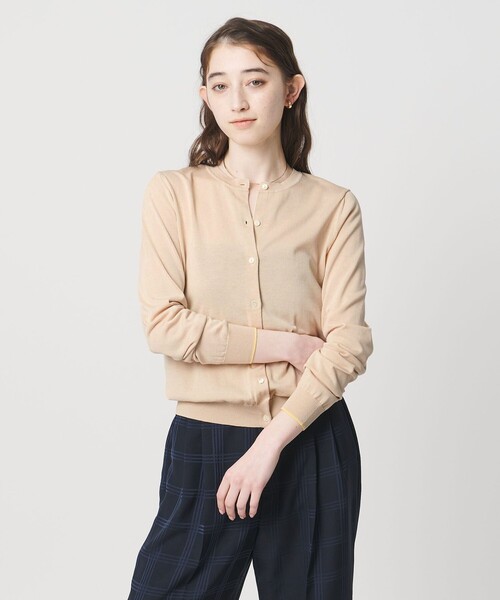 UNITED ARROWS(ユナイテッドアローズ)の「18G クルーネック ニットカーディガン ‐ウォッシャブル‐(カーディガン/ボレロ・レディース・オフホワイト/ネイビー/ベージュ/ライトブルー/ブラック・FREE)」の4枚目の写真