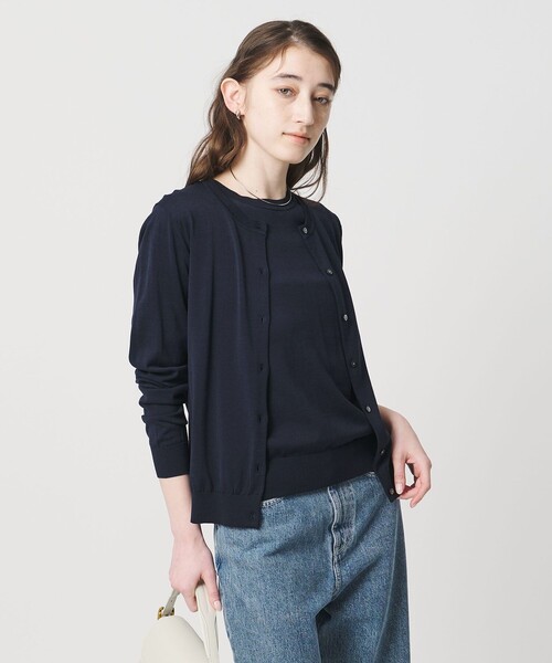 UNITED ARROWS(ユナイテッドアローズ)の「18G クルーネック ニットカーディガン ‐ウォッシャブル‐(カーディガン/ボレロ・レディース・オフホワイト/ネイビー/ベージュ/ライトブルー/ブラック・FREE)」の5枚目の写真