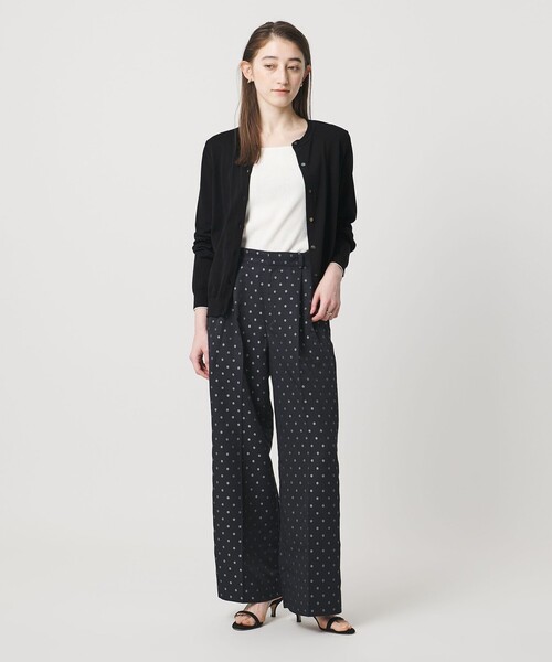 UNITED ARROWS(ユナイテッドアローズ)の「18G クルーネック ニットカーディガン ‐ウォッシャブル‐(カーディガン/ボレロ・レディース・オフホワイト/ネイビー/ベージュ/ライトブルー/ブラック・FREE)」の10枚目の写真