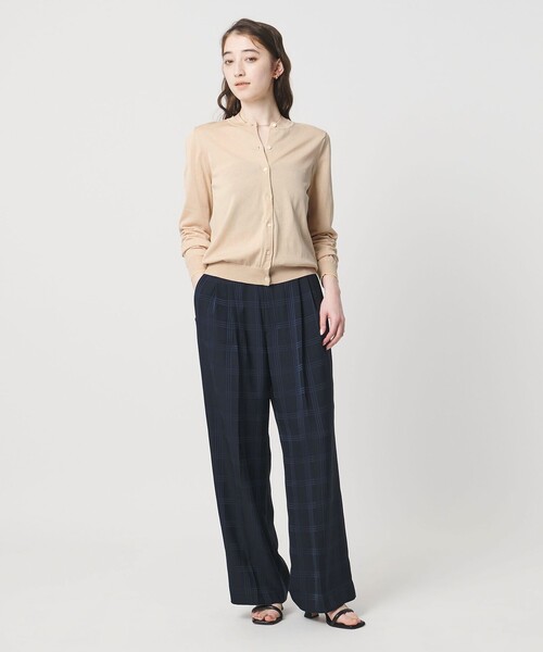 UNITED ARROWS(ユナイテッドアローズ)の「18G クルーネック ニットカーディガン ‐ウォッシャブル‐(カーディガン/ボレロ・レディース・オフホワイト/ネイビー/ベージュ/ライトブルー/ブラック・FREE)」の12枚目の写真