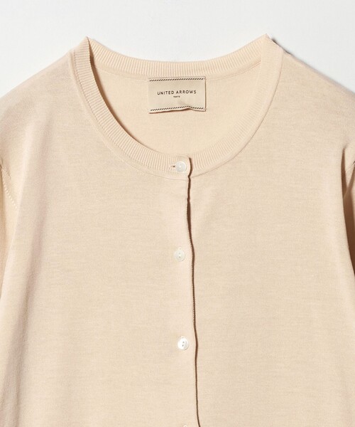 UNITED ARROWS（ユナイテッドアローズ）の「18G クルーネック ニットカーディガン ‐ウォッシャブル‐（カーディガン/ボレロ・レディース・オフホワイト/ネイビー/ベージュ/ライトブルー/ブラック・FREE）」の16枚目の写真