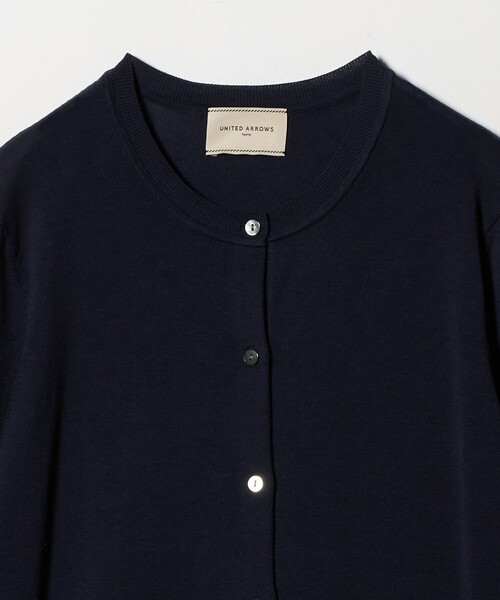 UNITED ARROWS（ユナイテッドアローズ）の「18G クルーネック ニットカーディガン ‐ウォッシャブル‐（カーディガン/ボレロ・レディース・オフホワイト/ネイビー/ベージュ/ライトブルー/ブラック・FREE）」の19枚目の写真