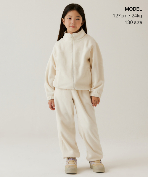 MUSINSA STANDARD KIDS（ムシンサスタンダードキッズ）の「オーバーサイズポーラフリースハイネックジャケット[クリーム]（ブルゾン・レディース・その他・100/110/120/130/140/150/160）」の2枚目の写真