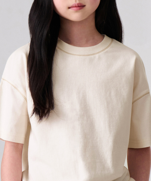 MUSINSA STANDARD KIDS（ムシンサスタンダードキッズ）の「コントラストカバー ステッチ オーバーサイズTシャツ [クリーム]（Tシャツ/カットソー・レディース・その他・100/110/120/130/140/150/160）」の4枚目の写真