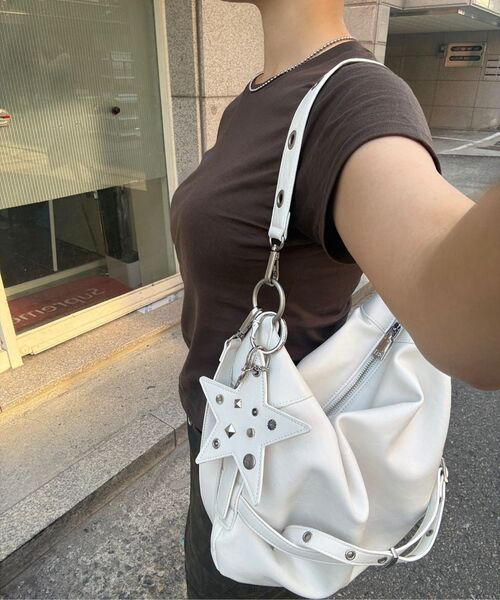YEOMIMの「slouchy bag (metal)(ショルダーバッグ・レディース・その他・FREE)」の7枚目の写真