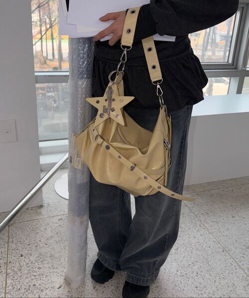 YEOMIMの「slouchy bag (metal)(ショルダーバッグ・レディース・その他・FREE)」の19枚目の写真