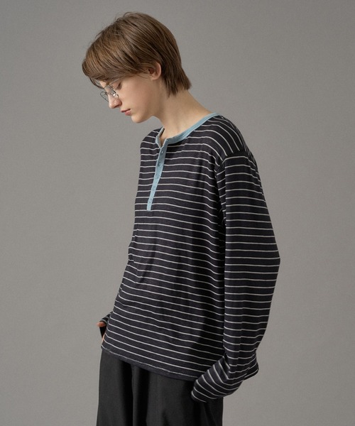 ONCILY(オンシェリー)の「HENLEY NECK BORDER KNIT TEE / ヘンリーネックボーダーニットT(Tシャツ/カットソー・メンズ・オリーブ/ブラック系その他/ネイビー系・MEDIUM/SMALL/LARGE)」の21枚目の写真