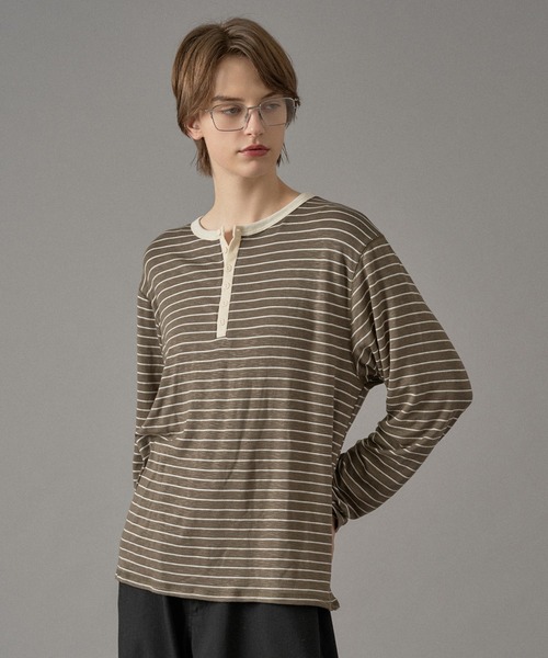 ONCILY(オンシェリー)の「HENLEY NECK BORDER KNIT TEE / ヘンリーネックボーダーニットT(Tシャツ/カットソー・メンズ・オリーブ/ブラック系その他/ネイビー系・MEDIUM/SMALL/LARGE)」の7枚目の写真
