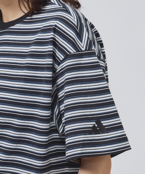 adidas(アディダス)の「アディダス adidas スタジアム クローム オーバーサイズフィット マルチストライプ 半袖Tシャツ(Tシャツ/カットソー・レディース・オフホワイト/ブラック/ベージュ・M/L)」の13枚目の写真