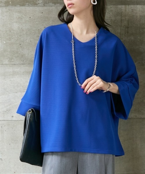 Soiunique（スワユニーク）の「Vネックゆったりサイズ7分袖トップス ［Soiunique］（Tシャツ/カットソー・レディース・ブルー/オフホワイト・L～LL/M～Ｌ）」の2枚目の写真