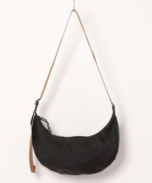 TOPO DESIGNS(トポデザインズ)の「500mlペットボトル収納可能【TOPO DESIGNS】MOONLIGHT CROSSBODY BAG(ショルダーバッグ・レディース・ブラック系その他/ブラック・ONE SIZE)」の4枚目の写真