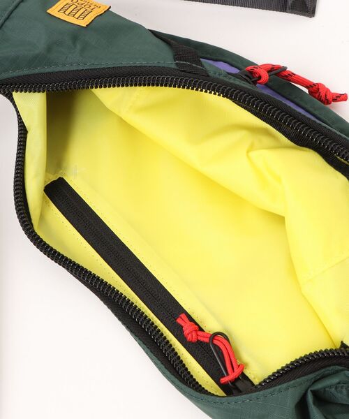 TOPO DESIGNS(トポデザインズ)の「500mlペットボトル収納可能【TOPO DESIGNS】MOONLIGHT CROSSBODY BAG(ショルダーバッグ・レディース・ブラック系その他/ブラック/パープル系/ブラック系・ONE SIZE)」の10枚目の写真