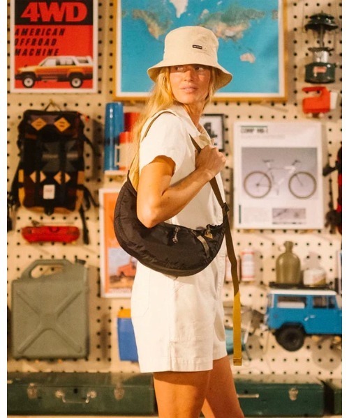 TOPO DESIGNS(トポデザインズ)の「500mlペットボトル収納可能【TOPO DESIGNS】MOONLIGHT CROSSBODY BAG(ショルダーバッグ・レディース・ブラック系その他/ブラック・ONE SIZE)」の2枚目の写真