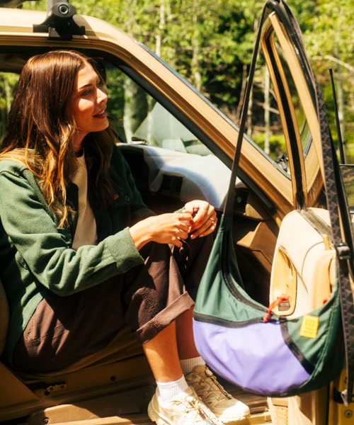 TOPO DESIGNS(トポデザインズ)の「500mlペットボトル収納可能【TOPO DESIGNS】MOONLIGHT CROSSBODY BAG(ショルダーバッグ・レディース・ブラック系その他/ブラック/パープル系/ブラック系・ONE SIZE)」の21枚目の写真