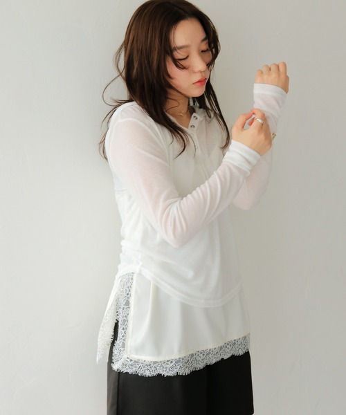 cheriella（シェリエラ）の「【cheriella】シアーフードヘンリーネックトップス　SHEER HOOD HENLEY TOP（Tシャツ/カットソー・レディース・ブラック/グレー/ホワイト・FREE）」の2枚目の写真