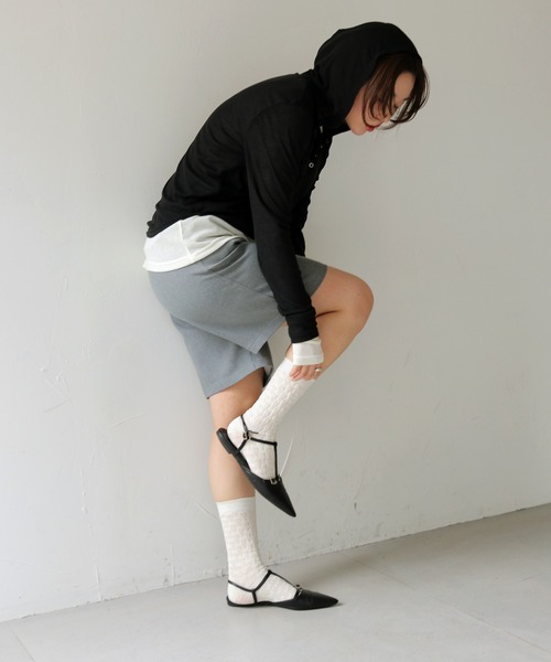 cheriella（シェリエラ）の「【cheriella】シアーフードヘンリーネックトップス　SHEER HOOD HENLEY TOP（Tシャツ/カットソー・レディース・ブラック/グレー/ホワイト・FREE）」の6枚目の写真