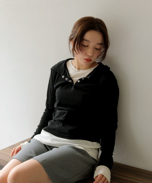 cheriella（シェリエラ）の「【cheriella】シアーフードヘンリーネックトップス　SHEER HOOD HENLEY TOP（Tシャツ/カットソー・レディース・ブラック/グレー/ホワイト・FREE）」の7枚目の写真