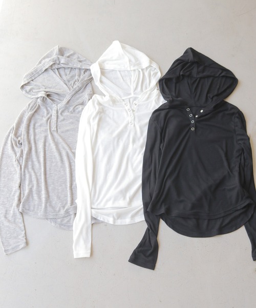 cheriella（シェリエラ）の「【cheriella】シアーフードヘンリーネックトップス　SHEER HOOD HENLEY TOP（Tシャツ/カットソー・レディース・ブラック/グレー/ホワイト・FREE）」の20枚目の写真