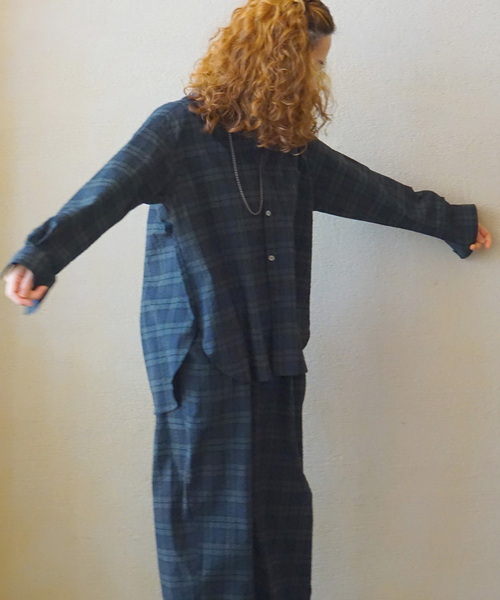 JOURNAL STANDARD LUXE(ジャーナルスタンダード ラックス)の「サッカー スタンドカラーシャツ(シャツ/ブラウス・レディース・アイボリー/ブラウン/ネイビー・FREE)」の17枚目の写真