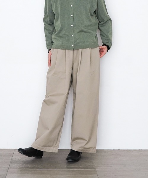 オローネ(オローネ)の「バルーンワイドパンツ(その他パンツ・レディース・ベージュ/チャコール・FREE)」の2枚目の写真