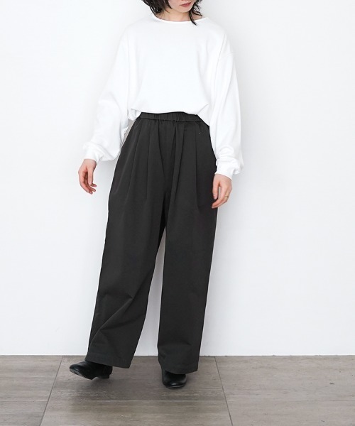 オローネ(オローネ)の「バルーンワイドパンツ(その他パンツ・レディース・ベージュ/チャコール・FREE)」の3枚目の写真