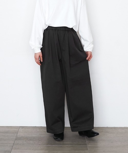 オローネ(オローネ)の「バルーンワイドパンツ(その他パンツ・レディース・ベージュ/チャコール・FREE)」の7枚目の写真