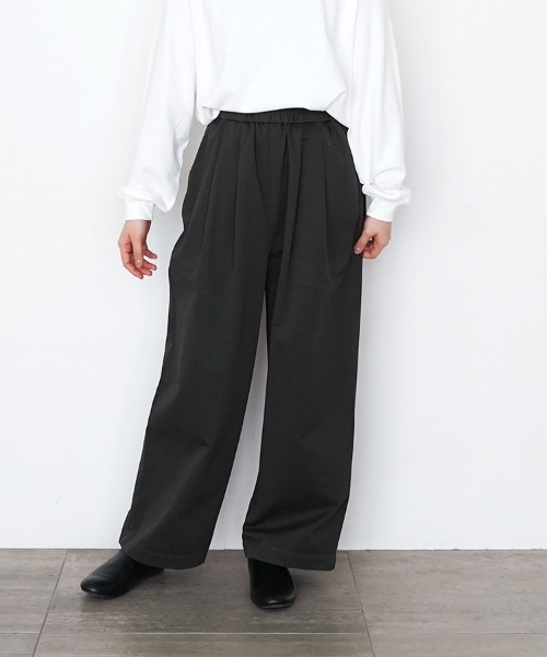 オローネ(オローネ)の「バルーンワイドパンツ(その他パンツ・レディース・ベージュ/チャコール・FREE)」の8枚目の写真