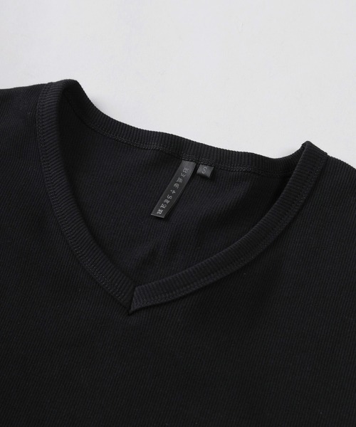 SlashDate(スラッシュデイト)の「【82】ワンポイント刺繍 テレコリブ VネックTシャツ/ユニセックス/レディース/メンズ(Tシャツ/カットソー・メンズ・ホワイト/ブラック・L/M/S)」の6枚目の写真