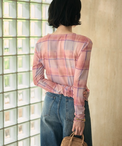 LAULEN（ローレン）の「gradation check sheer tops /グラデーションチェックシアーVネックトップス（Tシャツ/カットソー・レディース・ピンク/ブルー・FREE）」の12枚目の写真