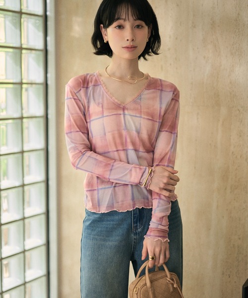LAULEN（ローレン）の「gradation check sheer tops /グラデーションチェックシアーVネックトップス（Tシャツ/カットソー・レディース・ピンク/ブルー・FREE）」の13枚目の写真