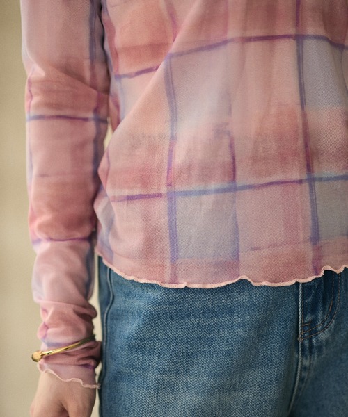 LAULEN（ローレン）の「gradation check sheer tops /グラデーションチェックシアーVネックトップス（Tシャツ/カットソー・レディース・ピンク/ブルー・FREE）」の8枚目の写真
