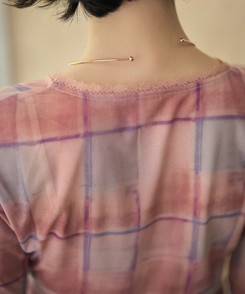 LAULEN（ローレン）の「gradation check sheer tops /グラデーションチェックシアーVネックトップス（Tシャツ/カットソー・レディース・ピンク/ブルー・FREE）」の9枚目の写真