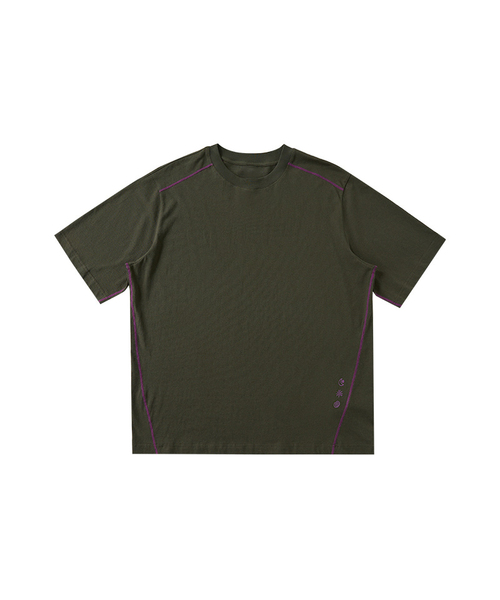 BUTTON SEOUL(ボタンソウル)の「カラー スティッチ シンボリック ショートスリーブ (3 COLOR)(Tシャツ/カットソー・メンズ・アイボリー/カーキ/ブラウン・MEDIUM/LARGE/X-LARGE)」の3枚目の写真
