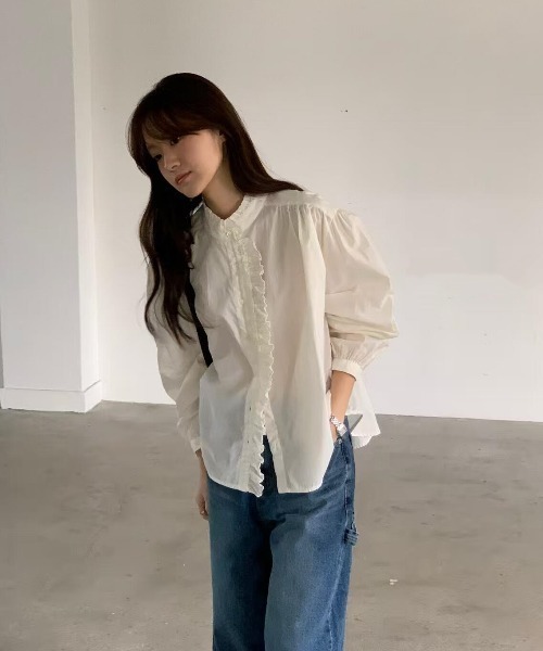 FAVORITO(ファヴォリート)の「フリルシングルブレストシャツ(シャツ/ブラウス・レディース・オフホワイト/ライトパープル・F)」の7枚目の写真