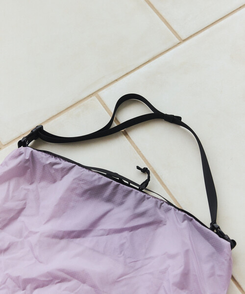 COBMASTER（コブマスター）の「Cobmaster × FREAK'S STORE/コブマスター × フリークスストア 別注 撥水PACKABLE SHOULDER パッカブル ショルダーバッグ（ショルダーバッグ・レディース・ブラック/グレー/ベージュ/ラベンダー・ONE SIZE）」の7枚目の写真