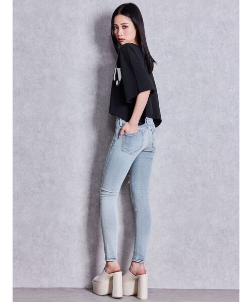 GYDA(ジェイダ)の「ハイウエストバッククロスダメージスキニーデニムパンツ(デニムパンツ・レディース・ライトブルー/ブラック・MEDIUM/SMALL/X-SMALL)」の9枚目の写真