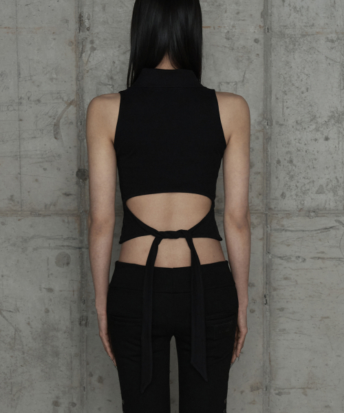 ETRE AU SOMMET(エトレオソメ)の「Halter Back Circle Corset Collar Sleeve (Black)(Tシャツ/カットソー・レディース・ブラック・FREE)」の12枚目の写真