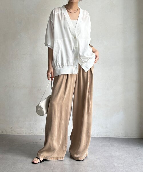 DouDou（ドゥドゥ）の「【WEB限定/新色追加】バックロゴシャツカーディガン（シャツ/ブラウス・レディース・ホワイト/チャコールグレー/ブラウン・FREE）」の4枚目の写真