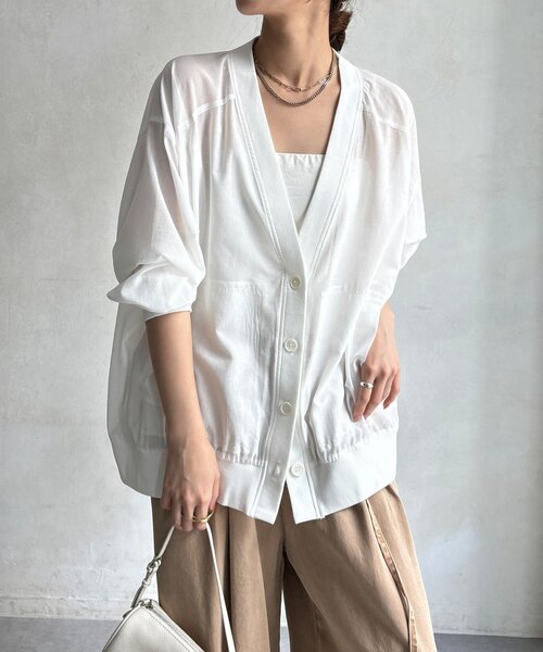 DouDou（ドゥドゥ）の「【WEB限定/新色追加】バックロゴシャツカーディガン（シャツ/ブラウス・レディース・ホワイト/チャコールグレー/ブラウン・FREE）」の12枚目の写真