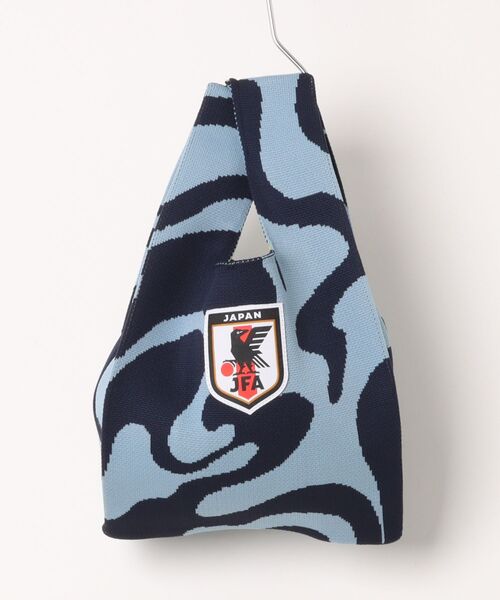 JFA STORE(ジェイエフエーストア)の「【JFA STORE】 ニットバッグ SAMURAI BLUE 波紋総柄ジャカード JFAエンブレムワッペン(エコバッグ/サブバッグ・レディース・ネイビー/ピンク・FREE)」の3枚目の写真