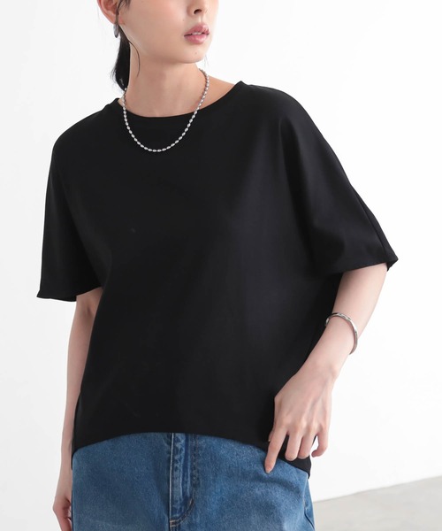 for/c(フォーシー)の「トルココットンコクーンドルマントップス【サスティナブル】(Tシャツ/カットソー・レディース・オフホワイト/ブラック・M/L)」の1枚目の写真