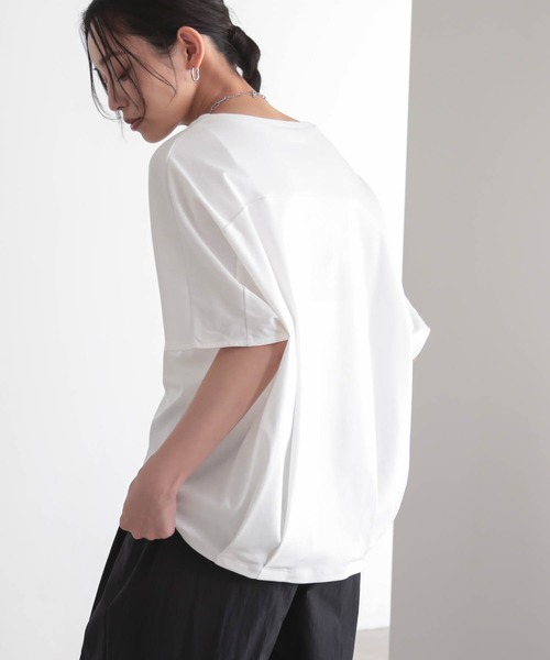 for/c(フォーシー)の「トルココットンコクーンドルマントップス【サスティナブル】(Tシャツ/カットソー・レディース・オフホワイト/ブラック・M/L)」の6枚目の写真