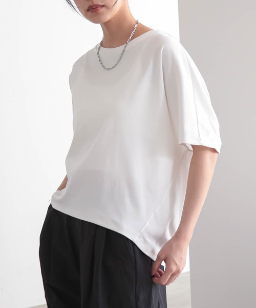 for/c(フォーシー)の「トルココットンコクーンドルマントップス【サスティナブル】(Tシャツ/カットソー・レディース・オフホワイト/ブラック・M/L)」の4枚目の写真