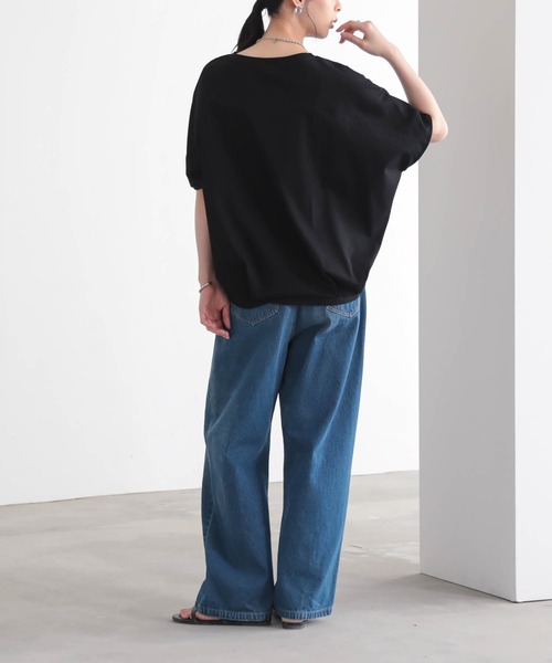 for/c(フォーシー)の「トルココットンコクーンドルマントップス【サスティナブル】(Tシャツ/カットソー・レディース・オフホワイト/ブラック・M/L)」の18枚目の写真