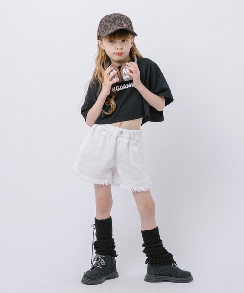URBAN CHERRY(アーバンチェリー)の「フロントロゴプリントドロップショルダークロップドTシャツ(Tシャツ/カットソー・キッズ・ブラック/ホワイト・140cm/150cm/160cm/110cm/120cm/130cm)」の9枚目の写真