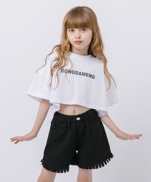 URBAN CHERRY(アーバンチェリー)の「フロントロゴプリントドロップショルダークロップドTシャツ(Tシャツ/カットソー・キッズ・ブラック/ホワイト・140cm/150cm/160cm/110cm/120cm/130cm)」の3枚目の写真