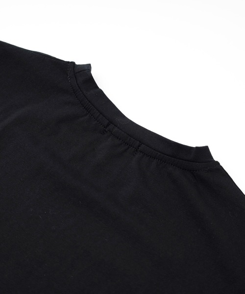 URBAN CHERRY(アーバンチェリー)の「フロントロゴプリントドロップショルダークロップドTシャツ(Tシャツ/カットソー・キッズ・ブラック/ホワイト・140cm/150cm/160cm/110cm/120cm/130cm)」の18枚目の写真